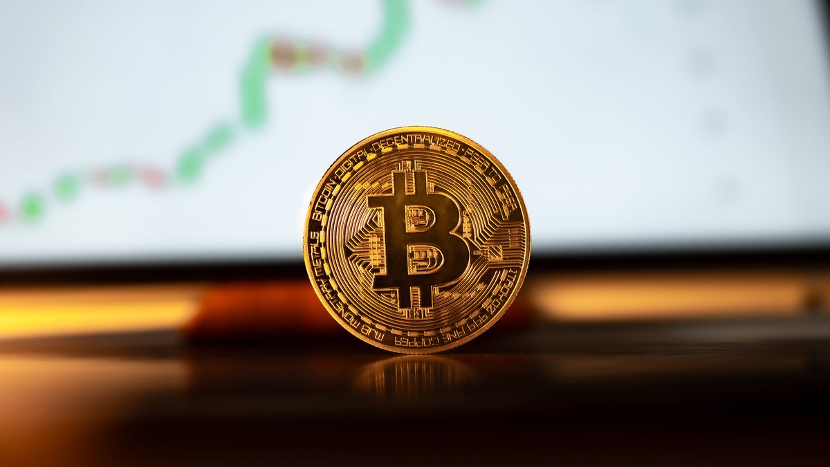 Mit Bitcoin bezahlen: Diese Shops, Dienste und Marken nehmen die ...
